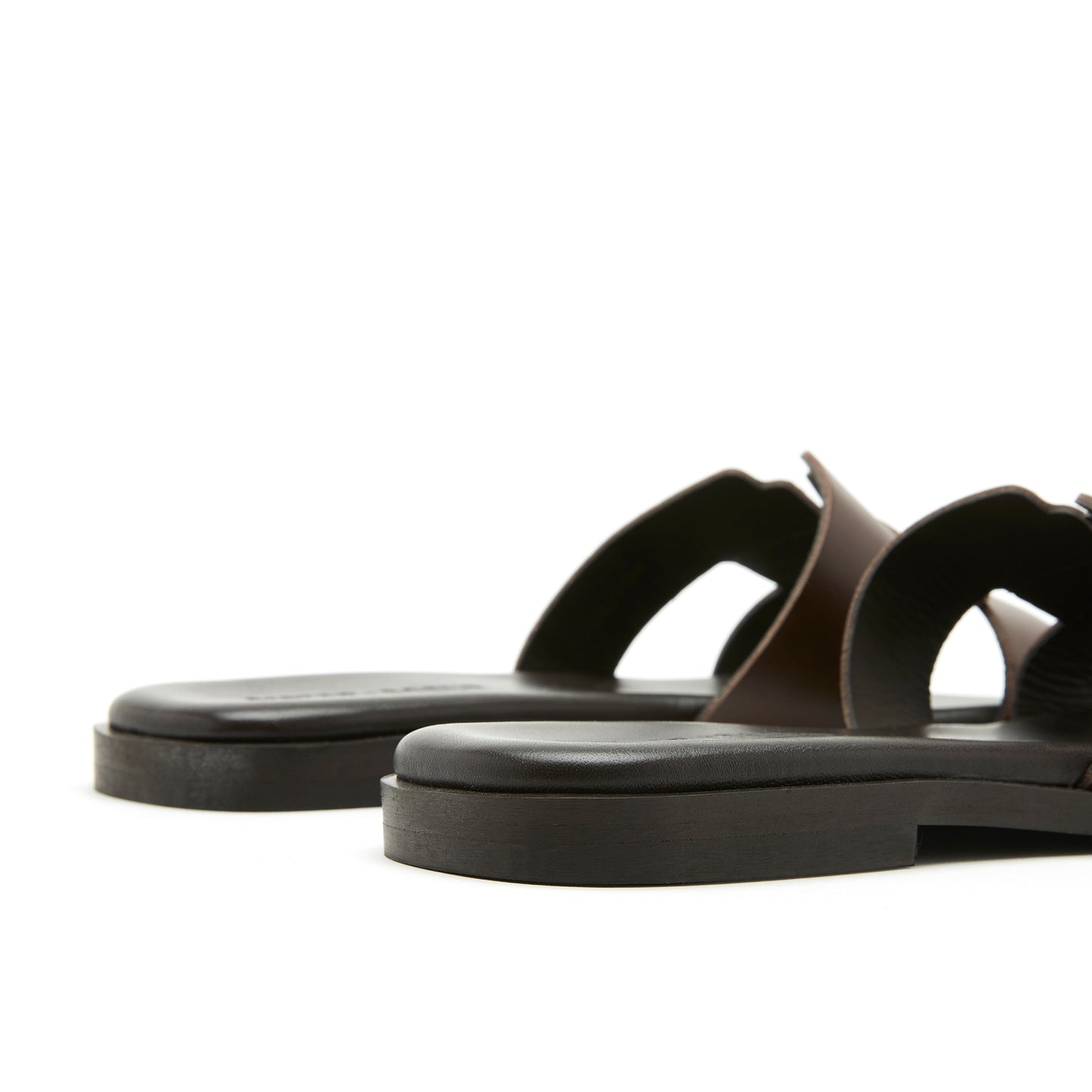 
                  
                    Barb - Dark Brown
                  
                