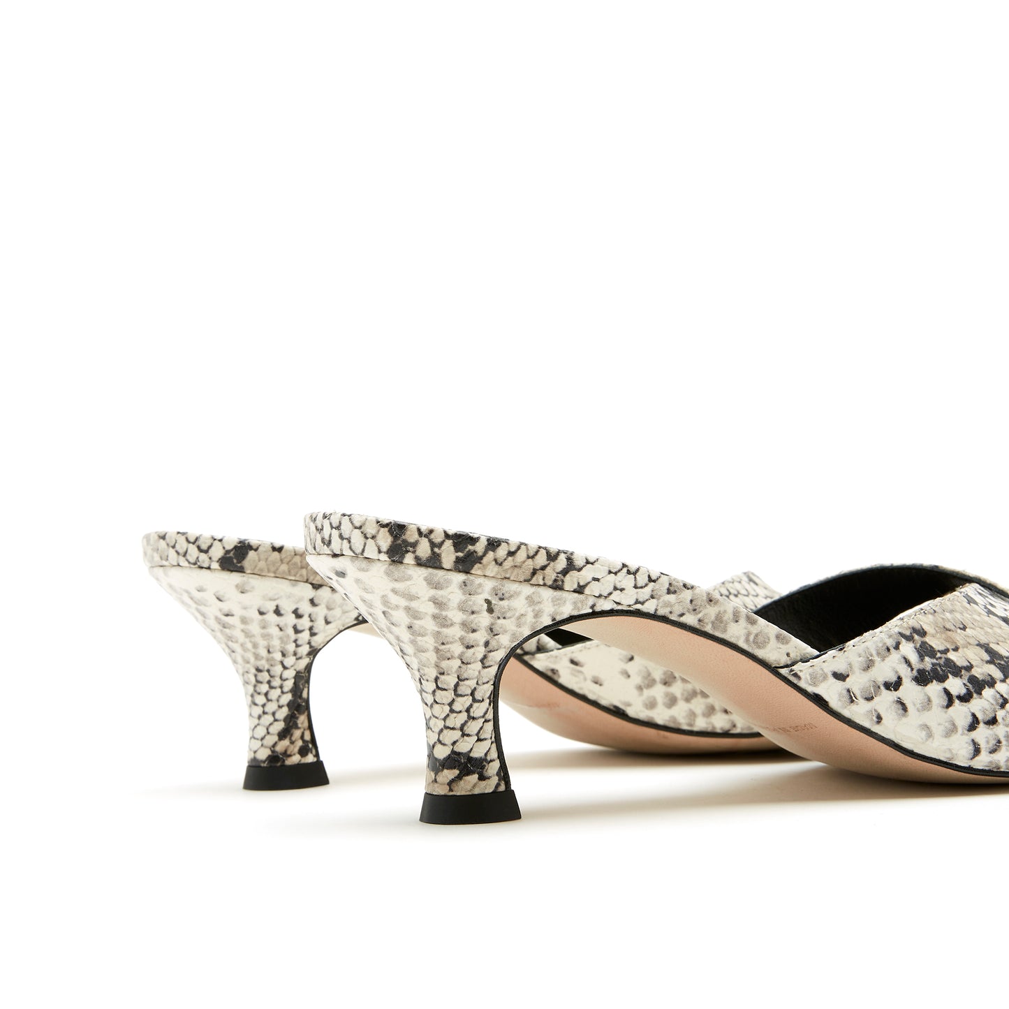 
                  
                    Edith - Snakeskin (Leather)
                  
                