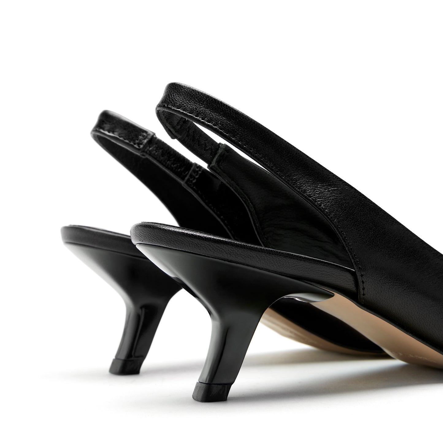
                  
                    Esme - Black
                  
                